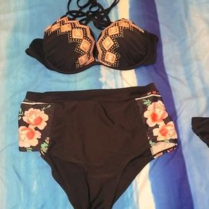 NWT-Bathing suit set with free bottom included